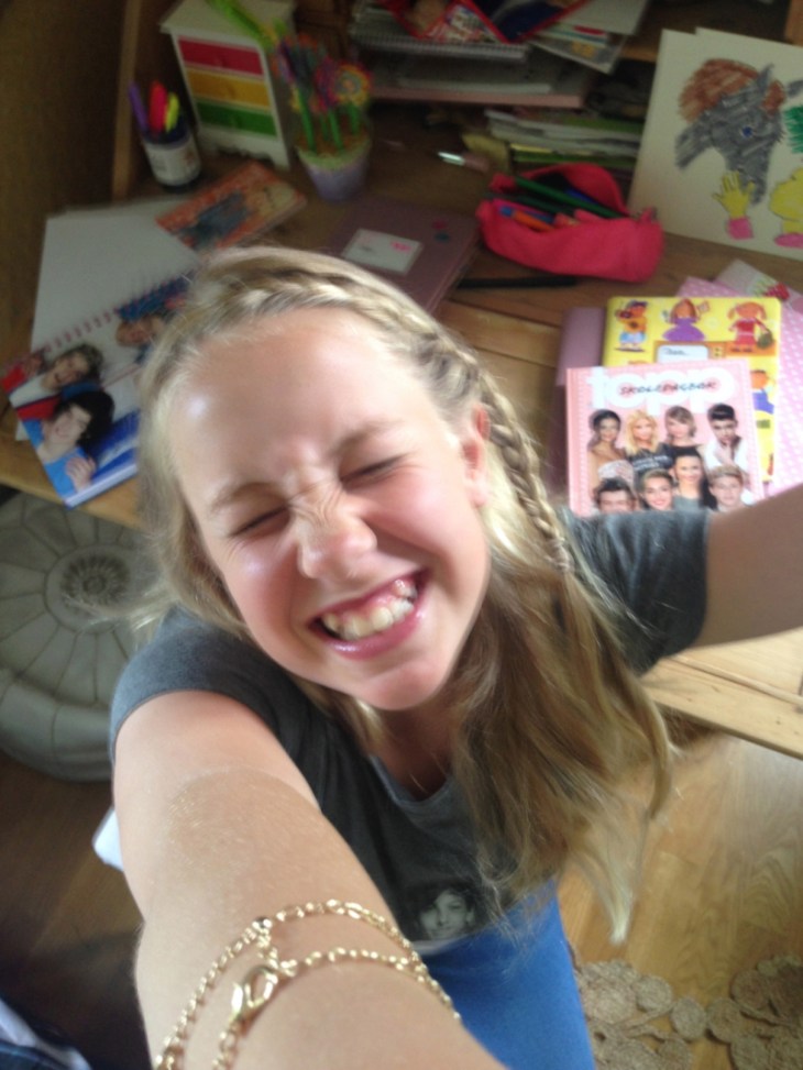 1895290-10-1411044768085